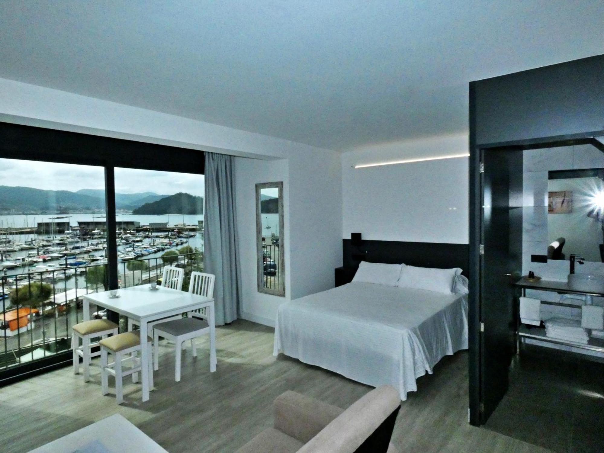 Apartamentos Dabarca กอมบาร์โร ภายนอก รูปภาพ