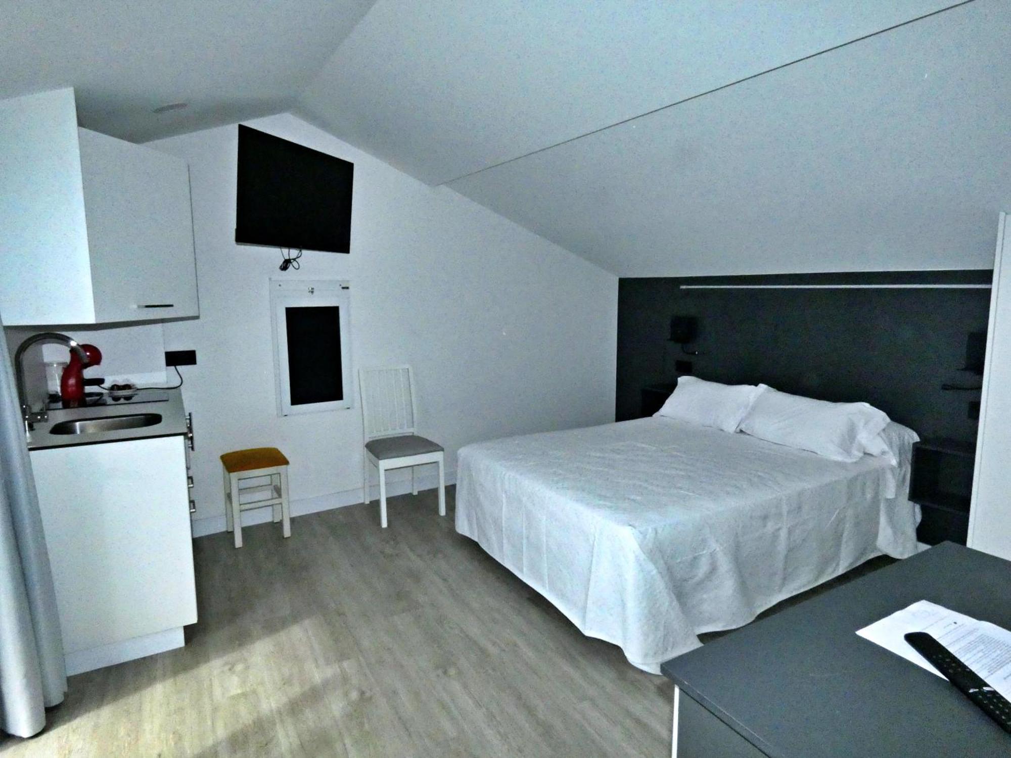 Apartamentos Dabarca กอมบาร์โร ภายนอก รูปภาพ
