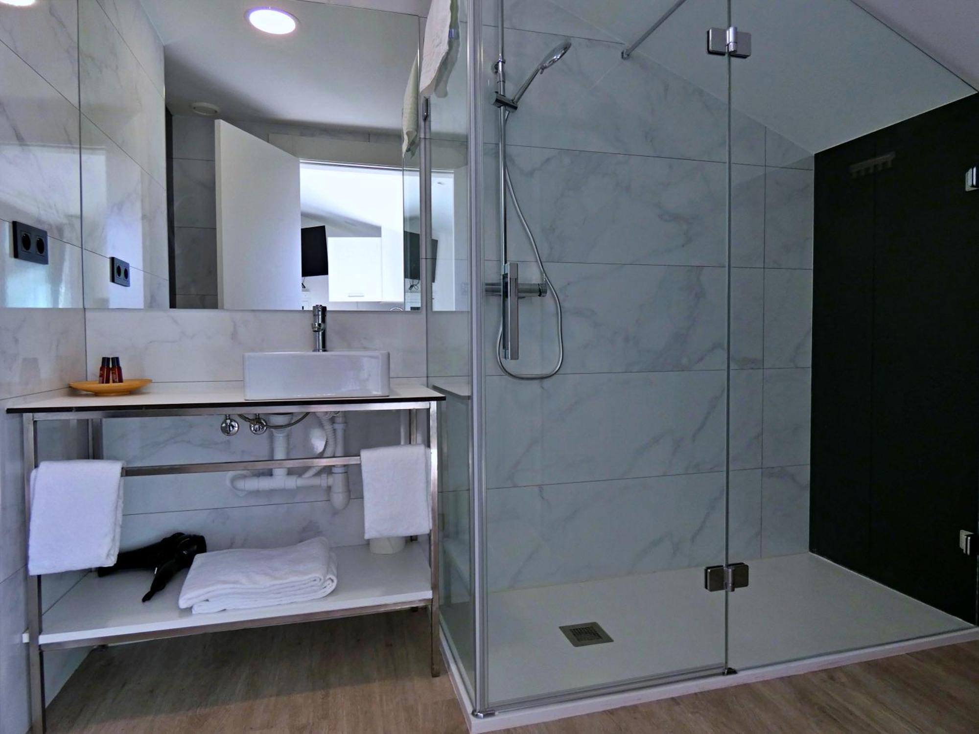 Apartamentos Dabarca กอมบาร์โร ภายนอก รูปภาพ
