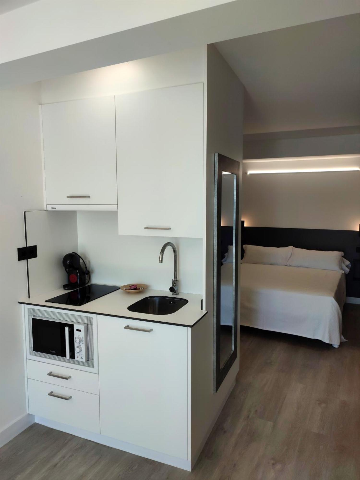 Apartamentos Dabarca กอมบาร์โร ภายนอก รูปภาพ
