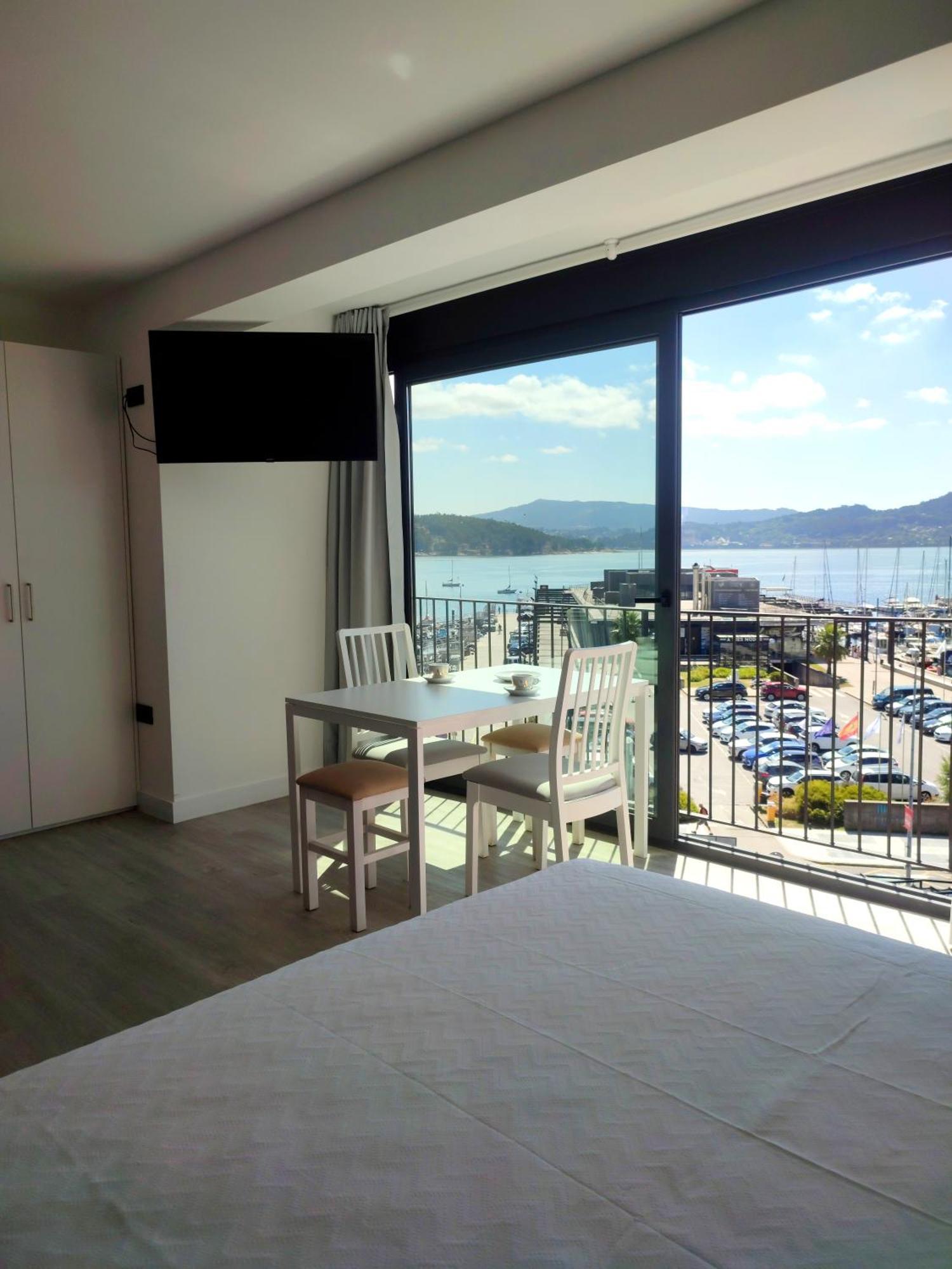 Apartamentos Dabarca กอมบาร์โร ภายนอก รูปภาพ