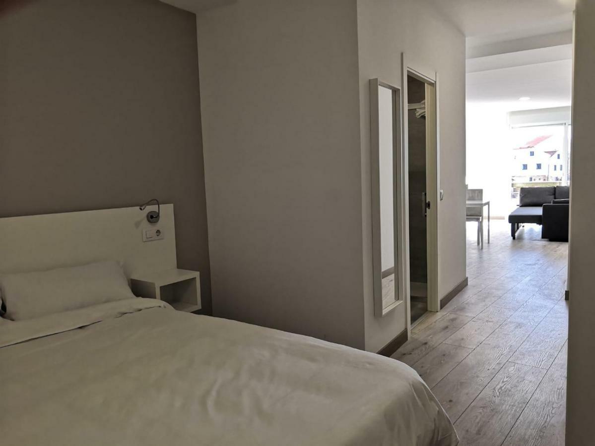Apartamentos Dabarca กอมบาร์โร ภายนอก รูปภาพ