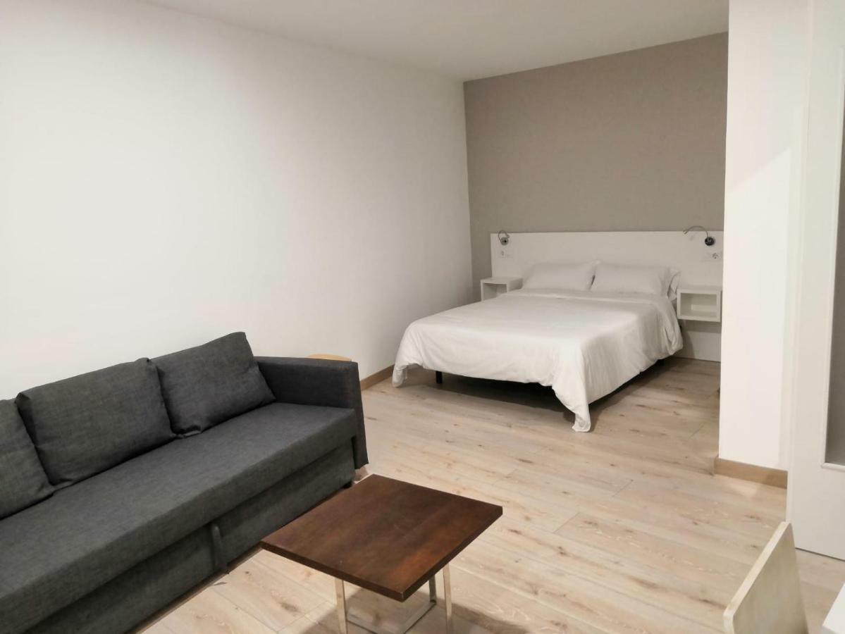 Apartamentos Dabarca กอมบาร์โร ภายนอก รูปภาพ